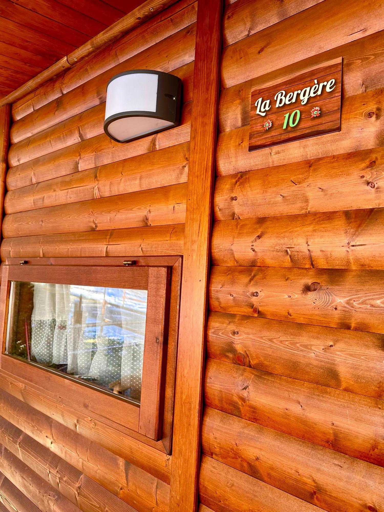 Bijoux Des Alpes - Mont Blanc Village La Salle Rum bild