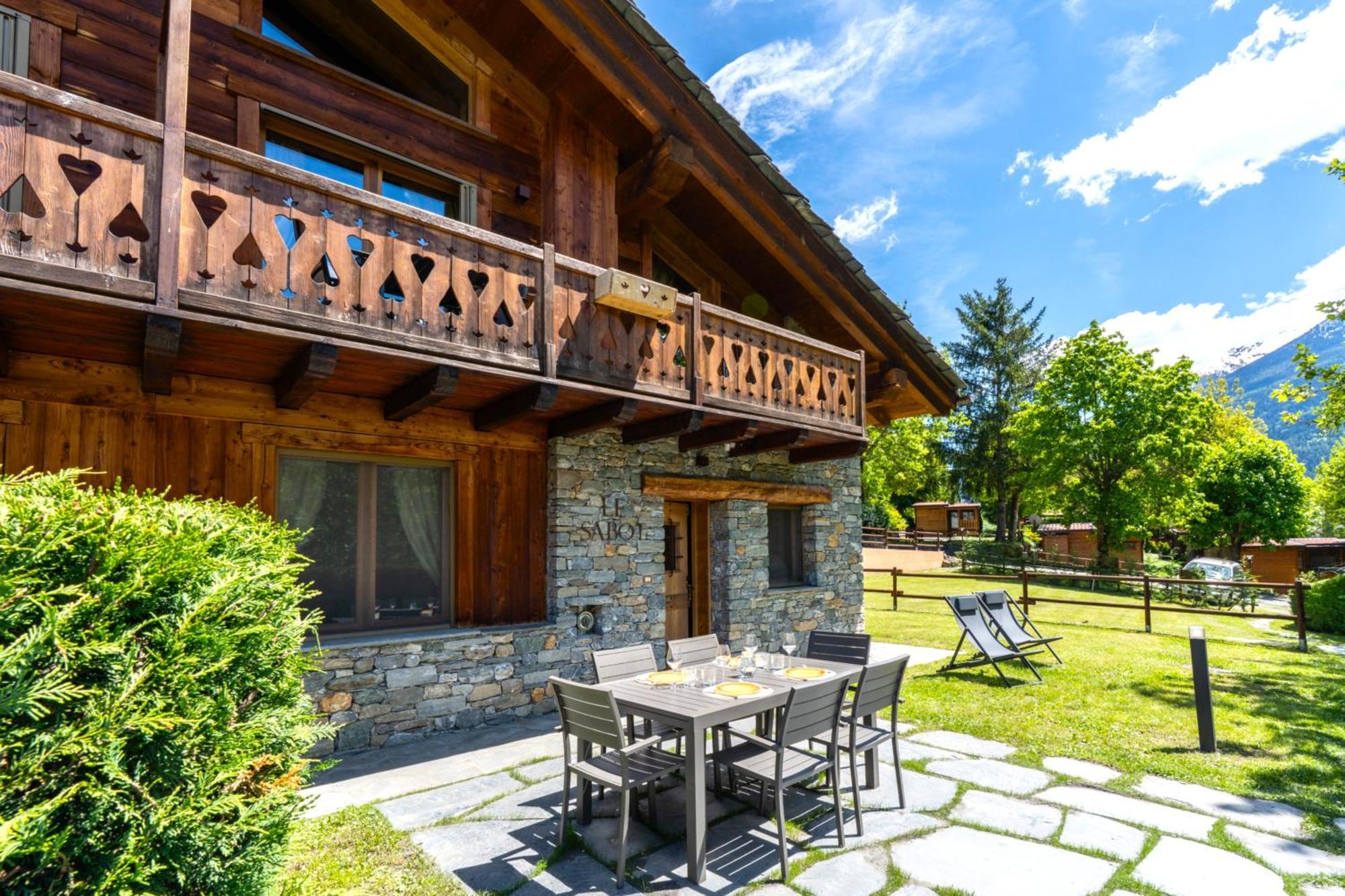 Bijoux Des Alpes - Mont Blanc Village La Salle Exteriör bild