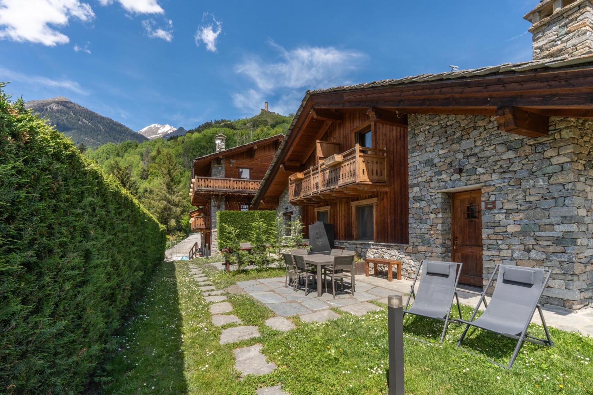 Bijoux Des Alpes - Mont Blanc Village La Salle Exteriör bild