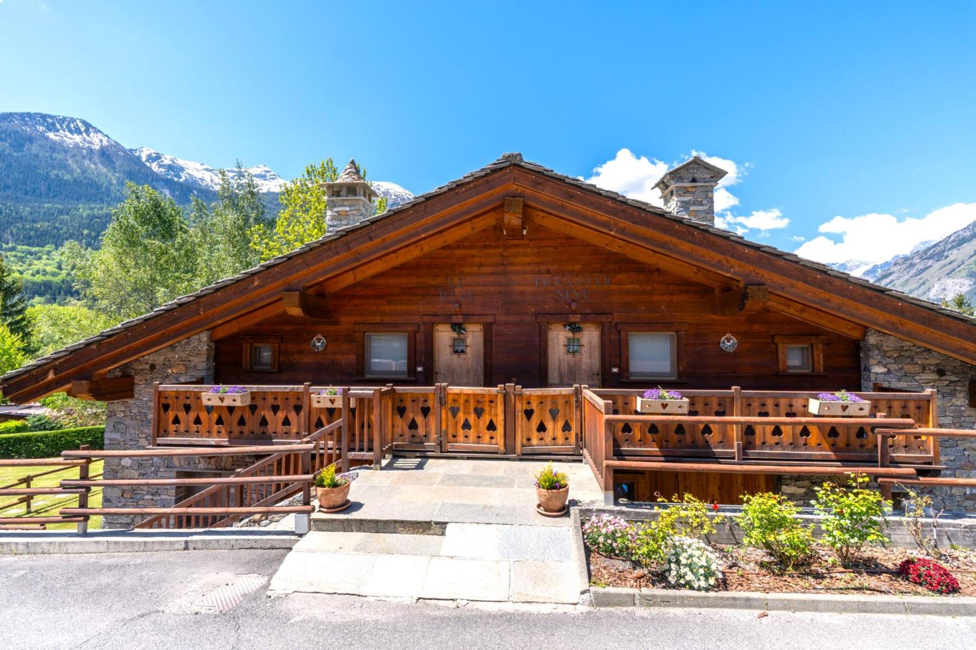 Bijoux Des Alpes - Mont Blanc Village La Salle Exteriör bild