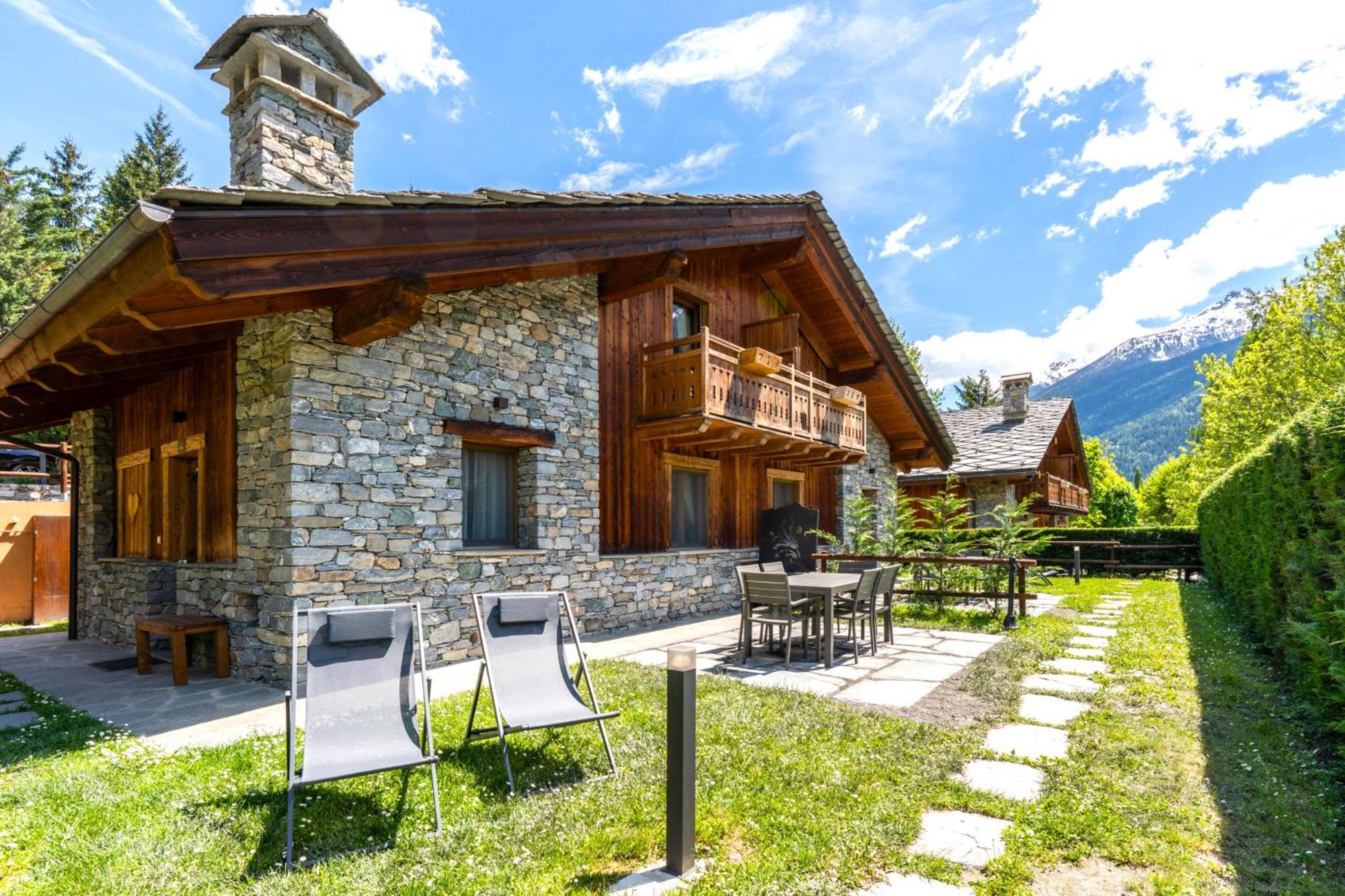 Bijoux Des Alpes - Mont Blanc Village La Salle Exteriör bild
